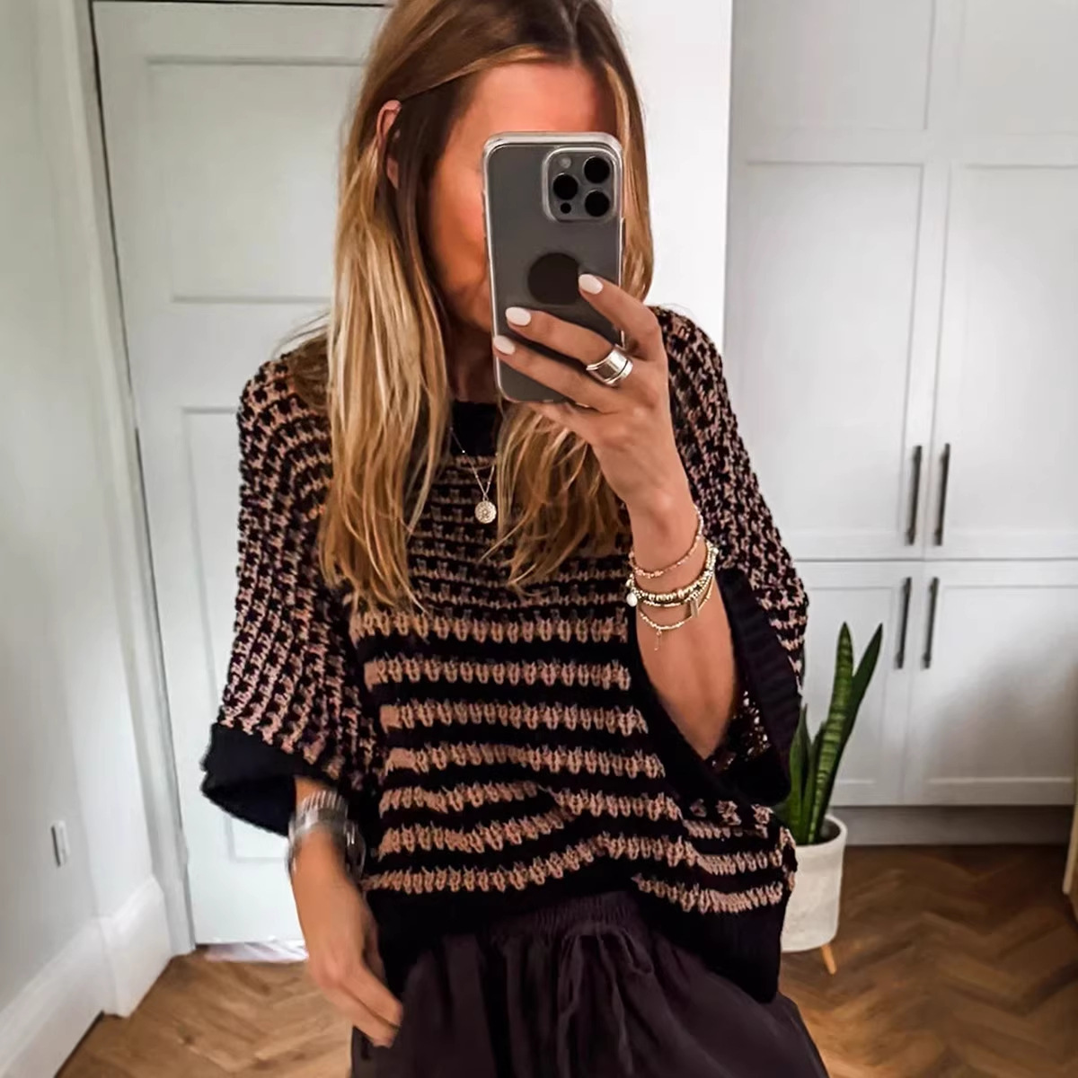Womens Crew-neck Sweater A Stylish Versatile And Relaxed-fit Top - Image 6